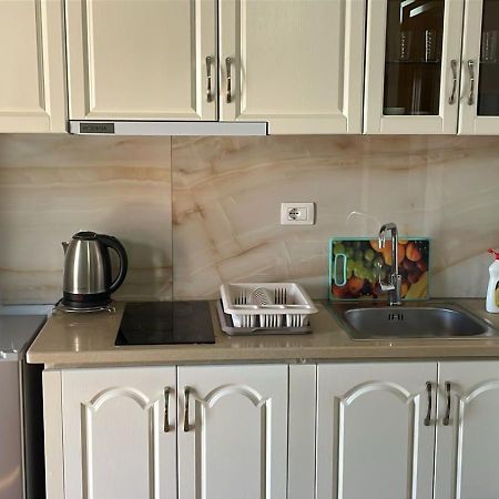 Arlind'S Apartaments Vlore Bagian luar foto
