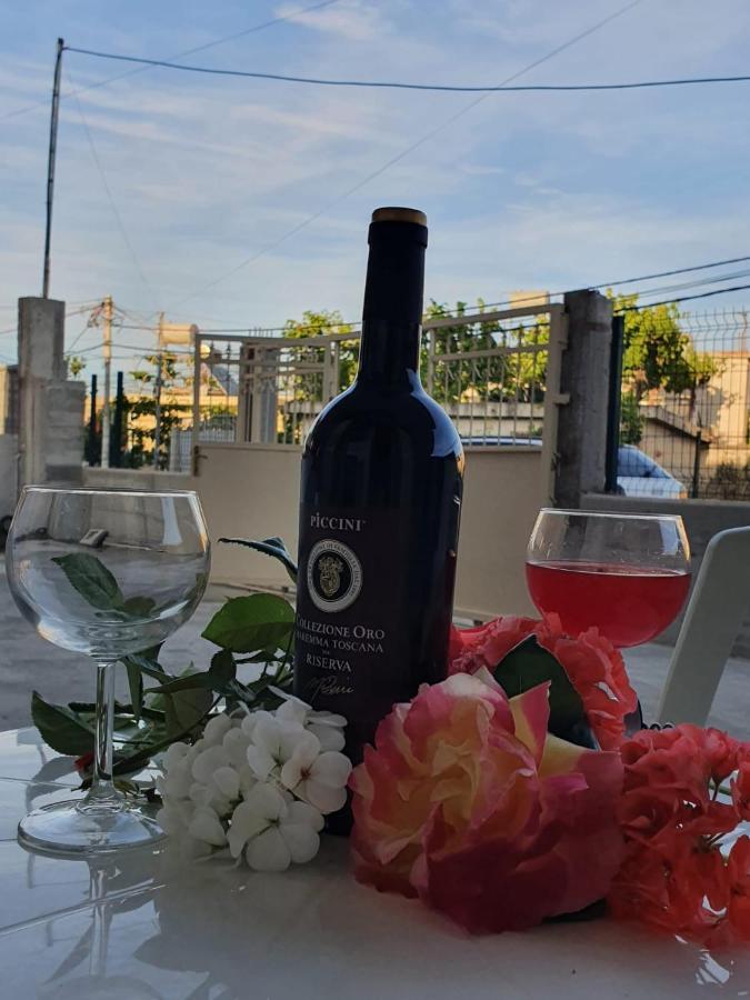 Arlind'S Apartaments Vlore Bagian luar foto