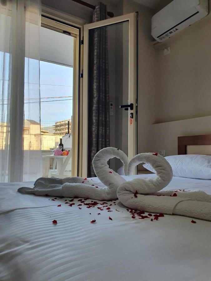 Arlind'S Apartaments Vlore Bagian luar foto