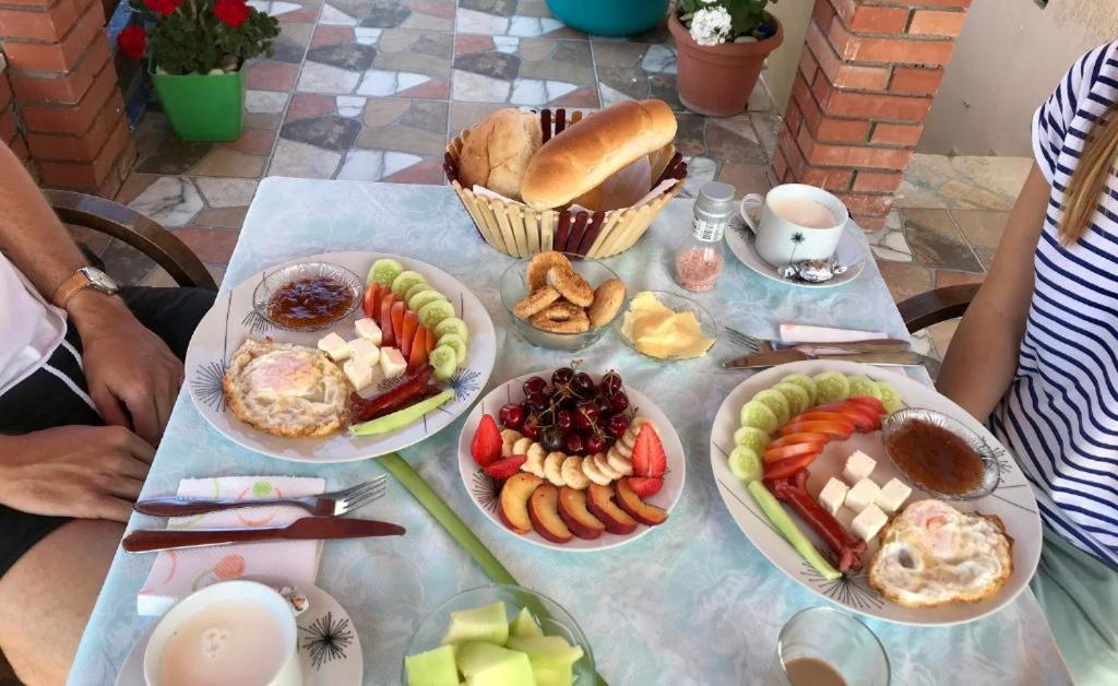 Arlind'S Apartaments Vlore Bagian luar foto