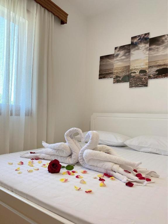 Arlind'S Apartaments Vlore Bagian luar foto
