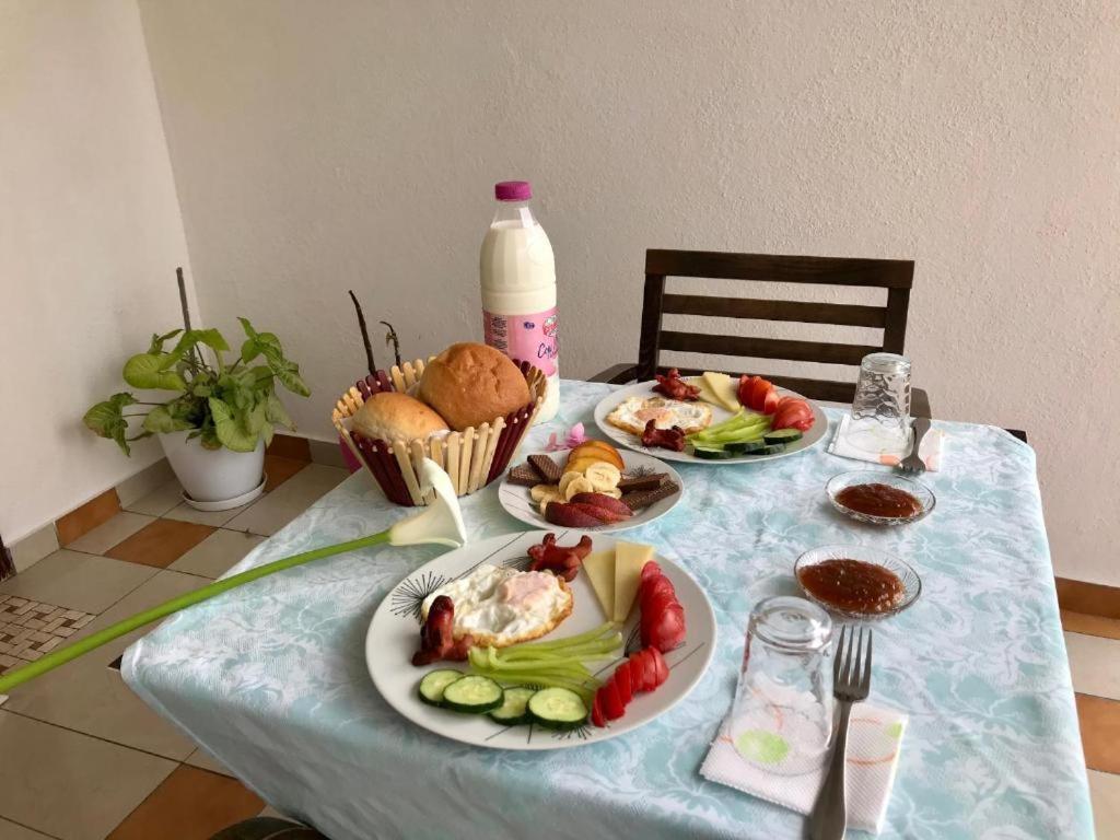 Arlind'S Apartaments Vlore Bagian luar foto