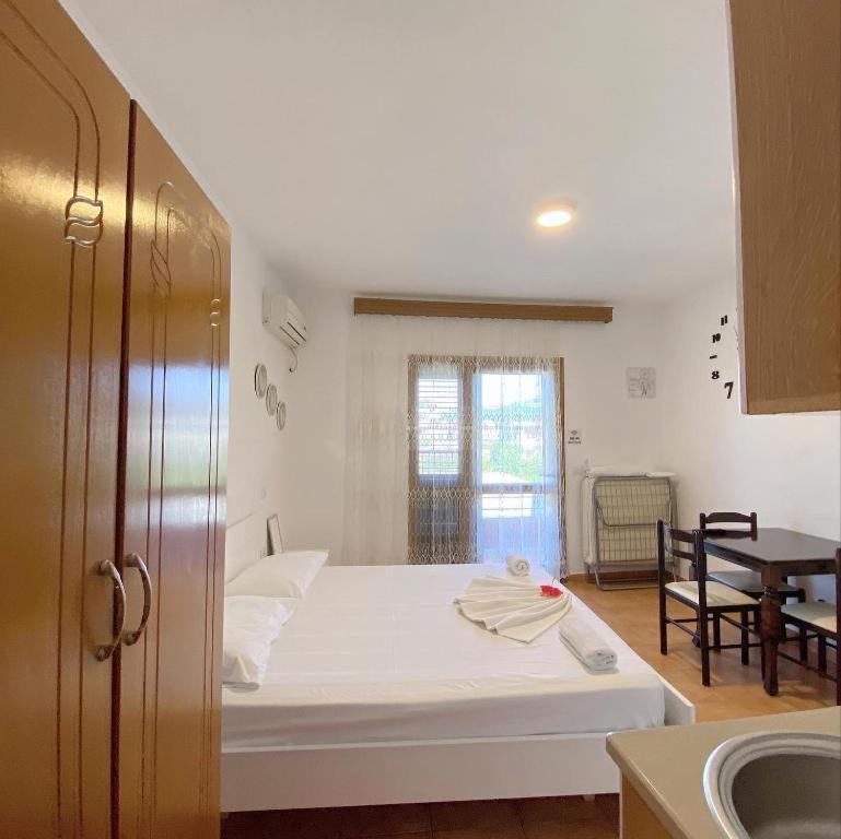 Arlind'S Apartaments Vlore Bagian luar foto