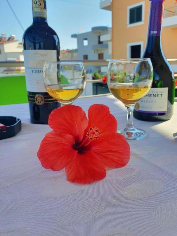 Arlind'S Apartaments Vlore Bagian luar foto