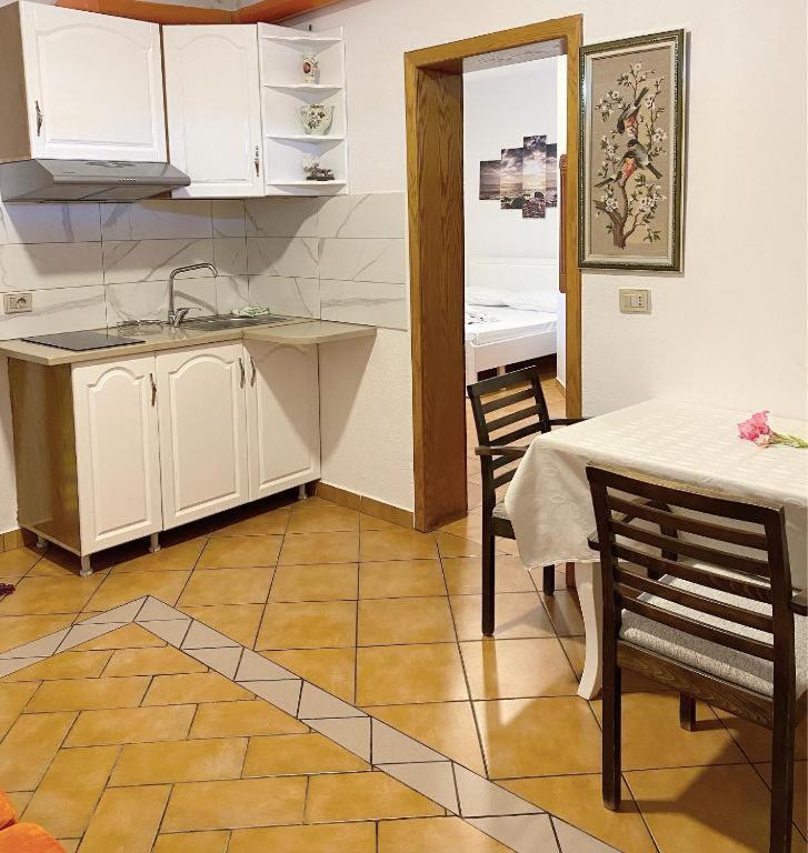 Arlind'S Apartaments Vlore Bagian luar foto
