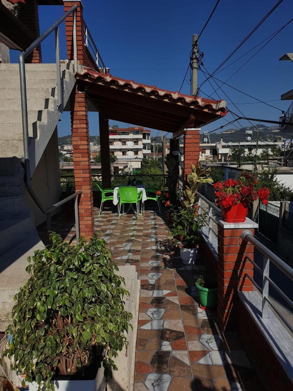 Arlind'S Apartaments Vlore Bagian luar foto