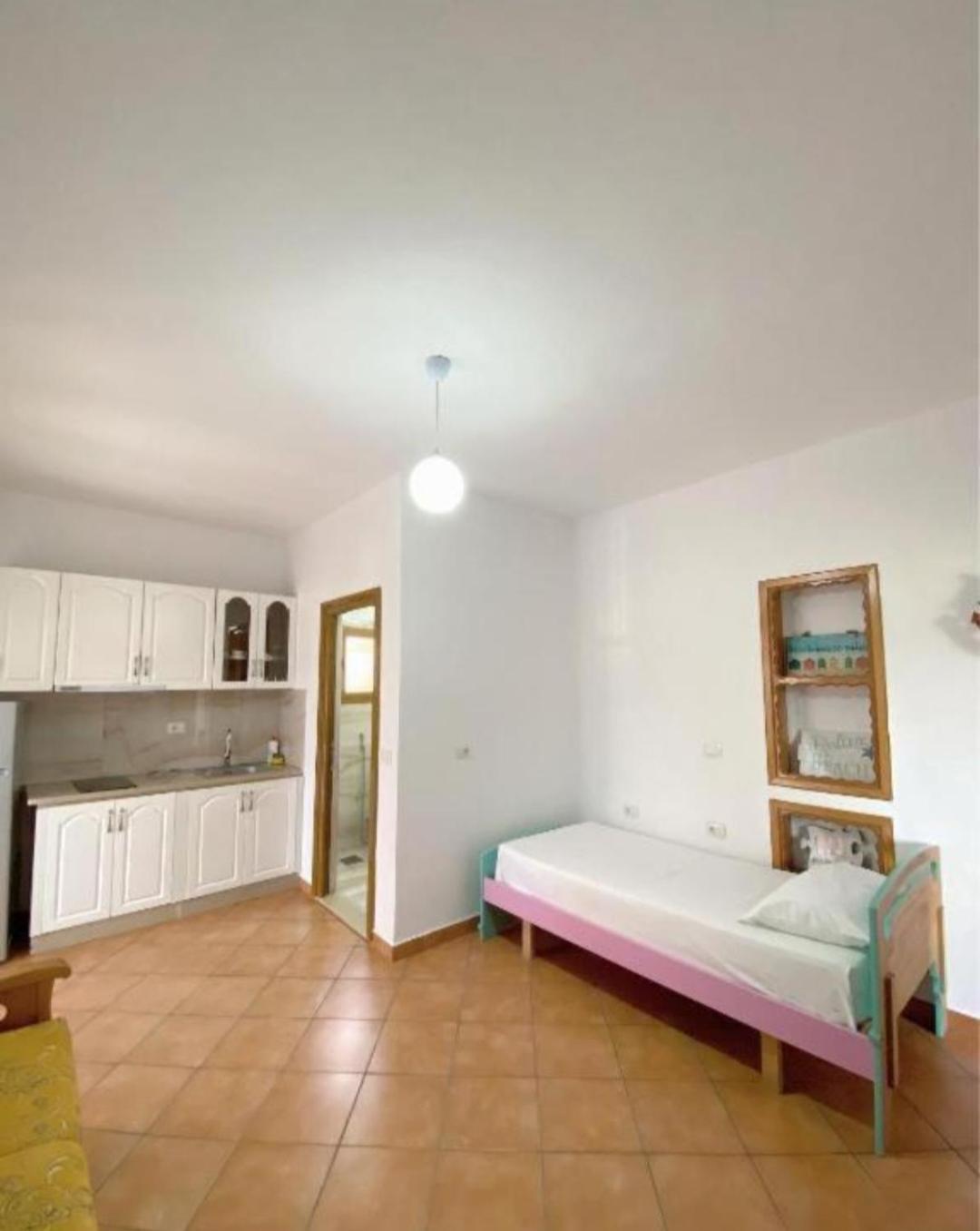 Arlind'S Apartaments Vlore Bagian luar foto