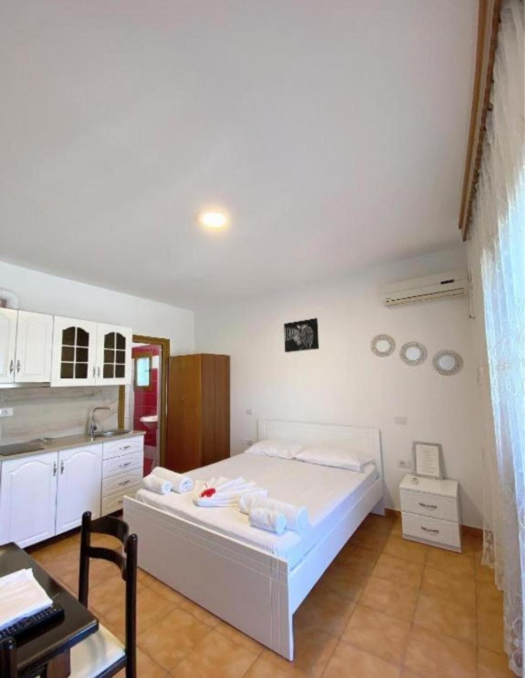 Arlind'S Apartaments Vlore Bagian luar foto