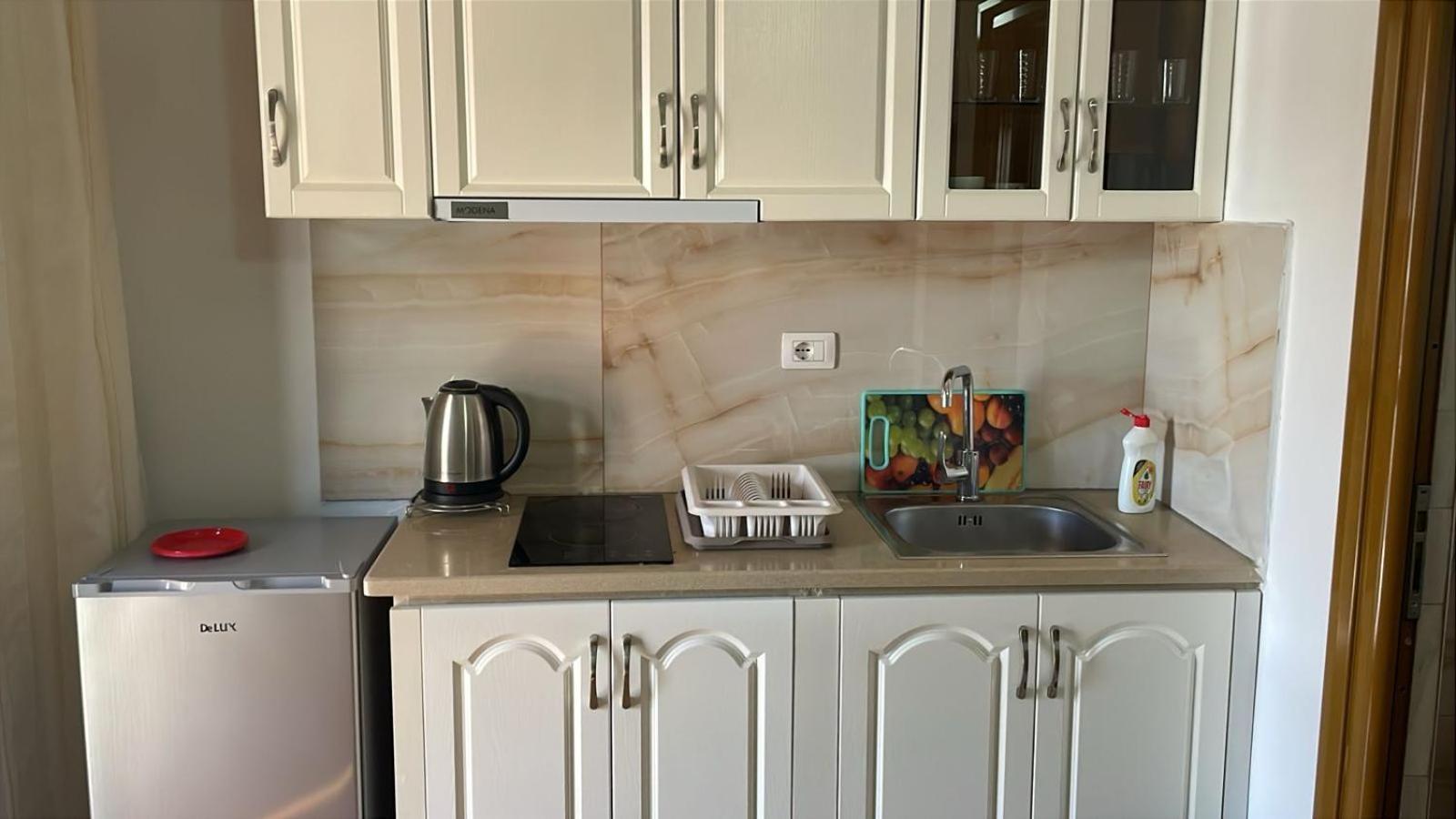 Arlind'S Apartaments Vlore Bagian luar foto