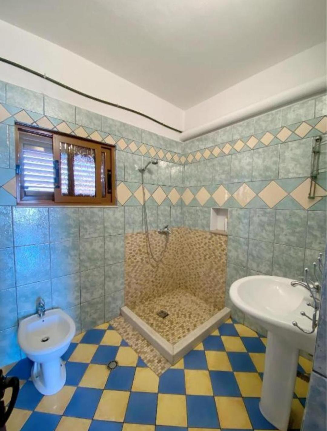 Arlind'S Apartaments Vlore Bagian luar foto