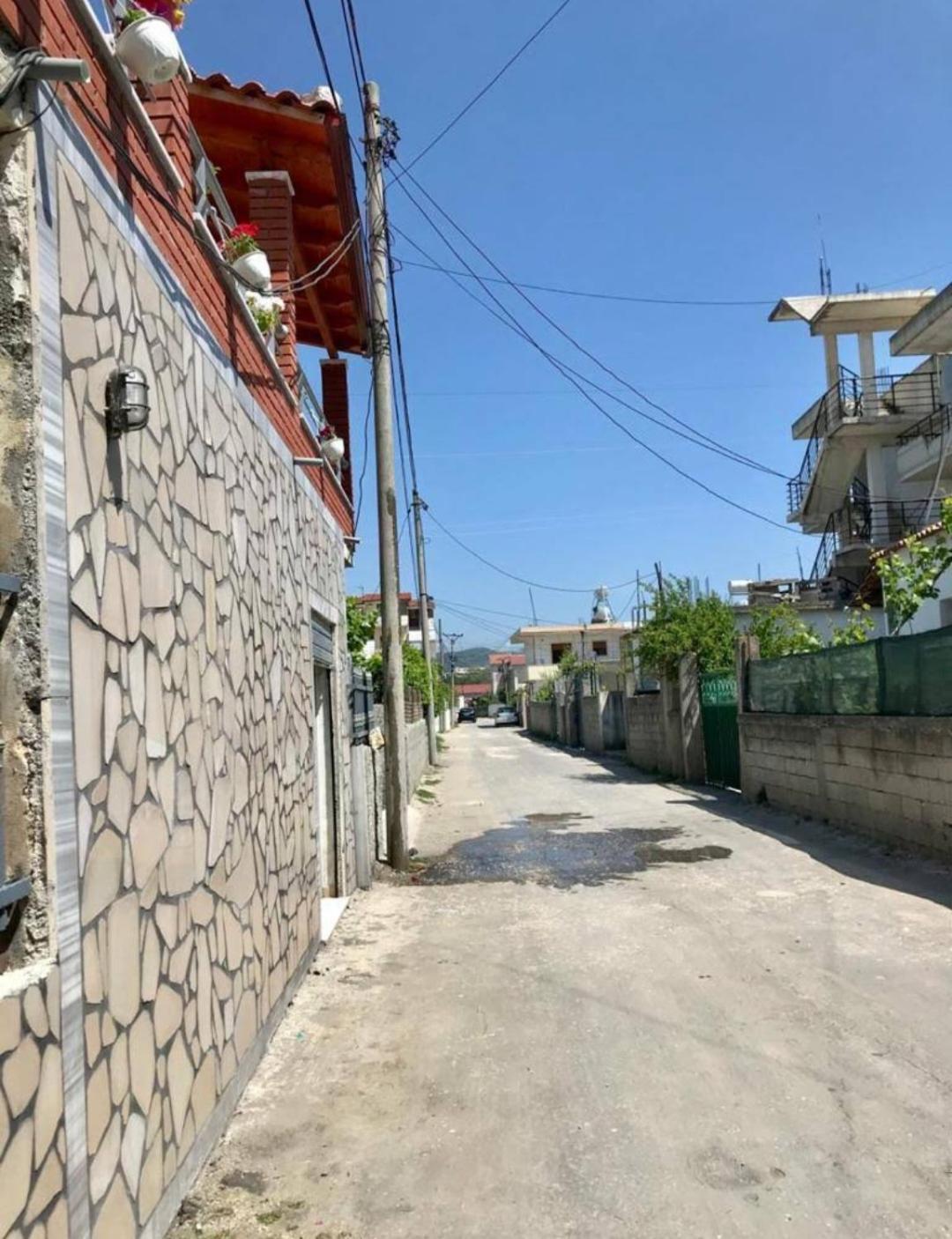 Arlind'S Apartaments Vlore Bagian luar foto