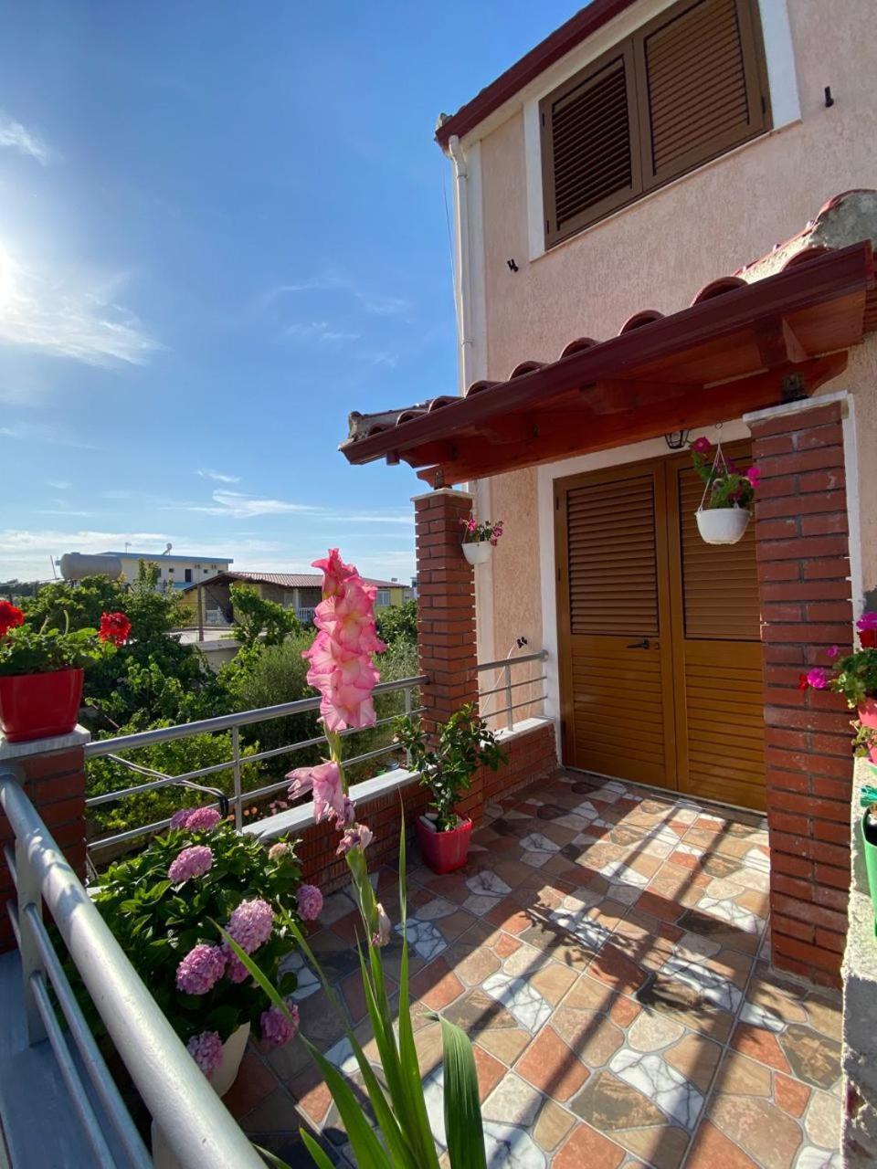 Arlind'S Apartaments Vlore Bagian luar foto