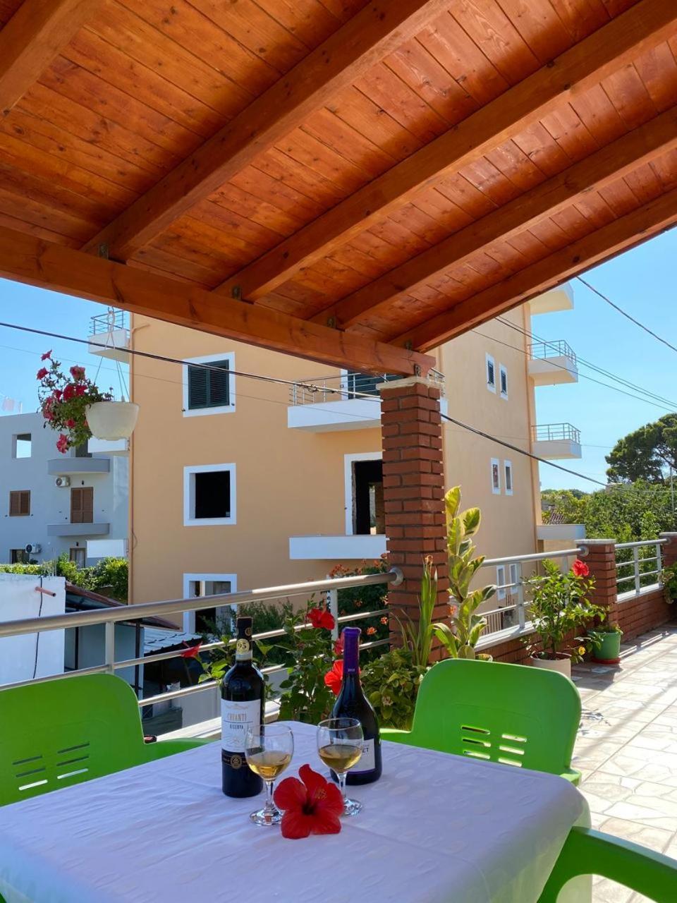 Arlind'S Apartaments Vlore Bagian luar foto